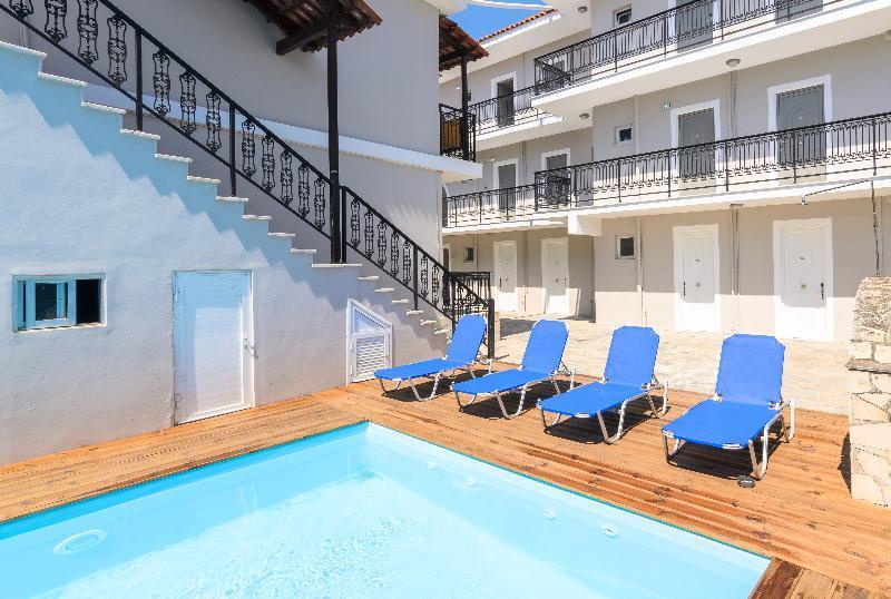 Karras Livin Apartment Laganas Luaran gambar
