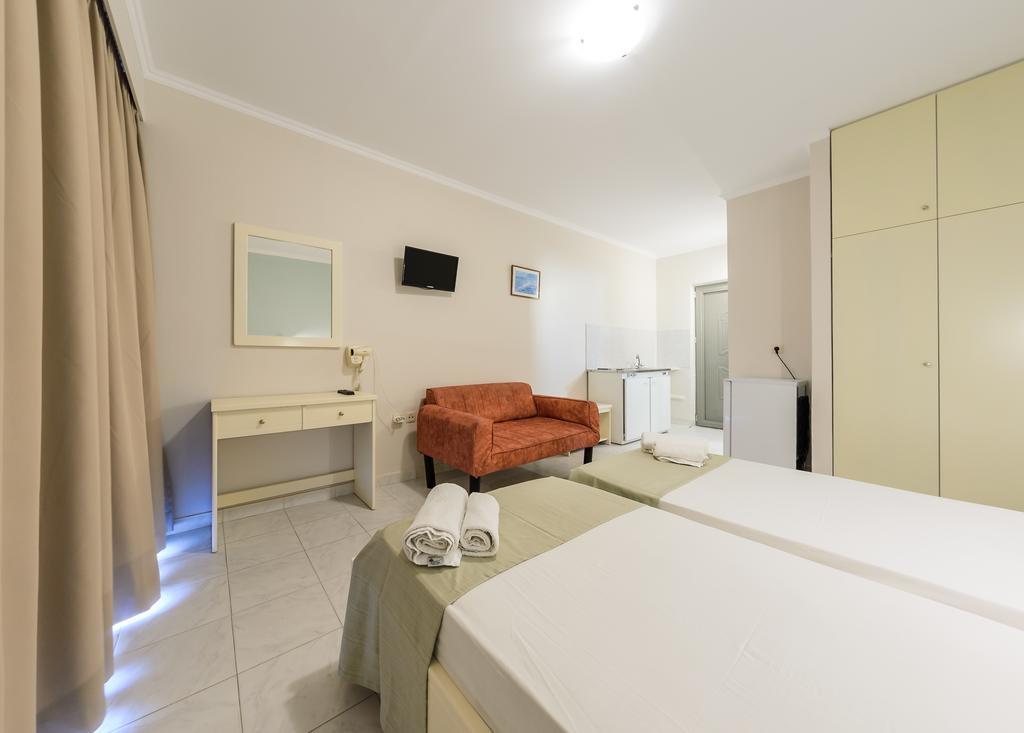 Karras Livin Apartment Laganas Luaran gambar