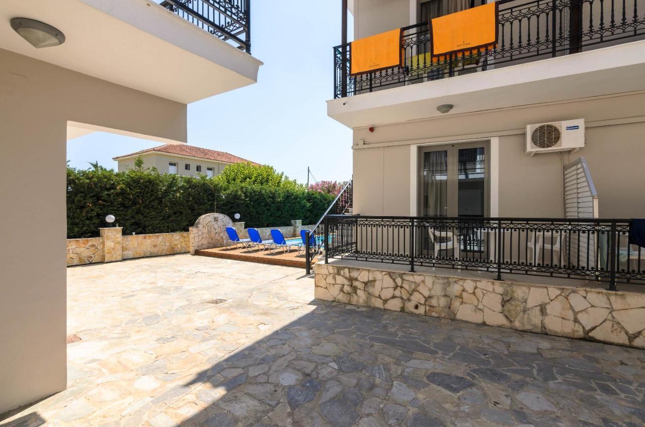 Karras Livin Apartment Laganas Luaran gambar