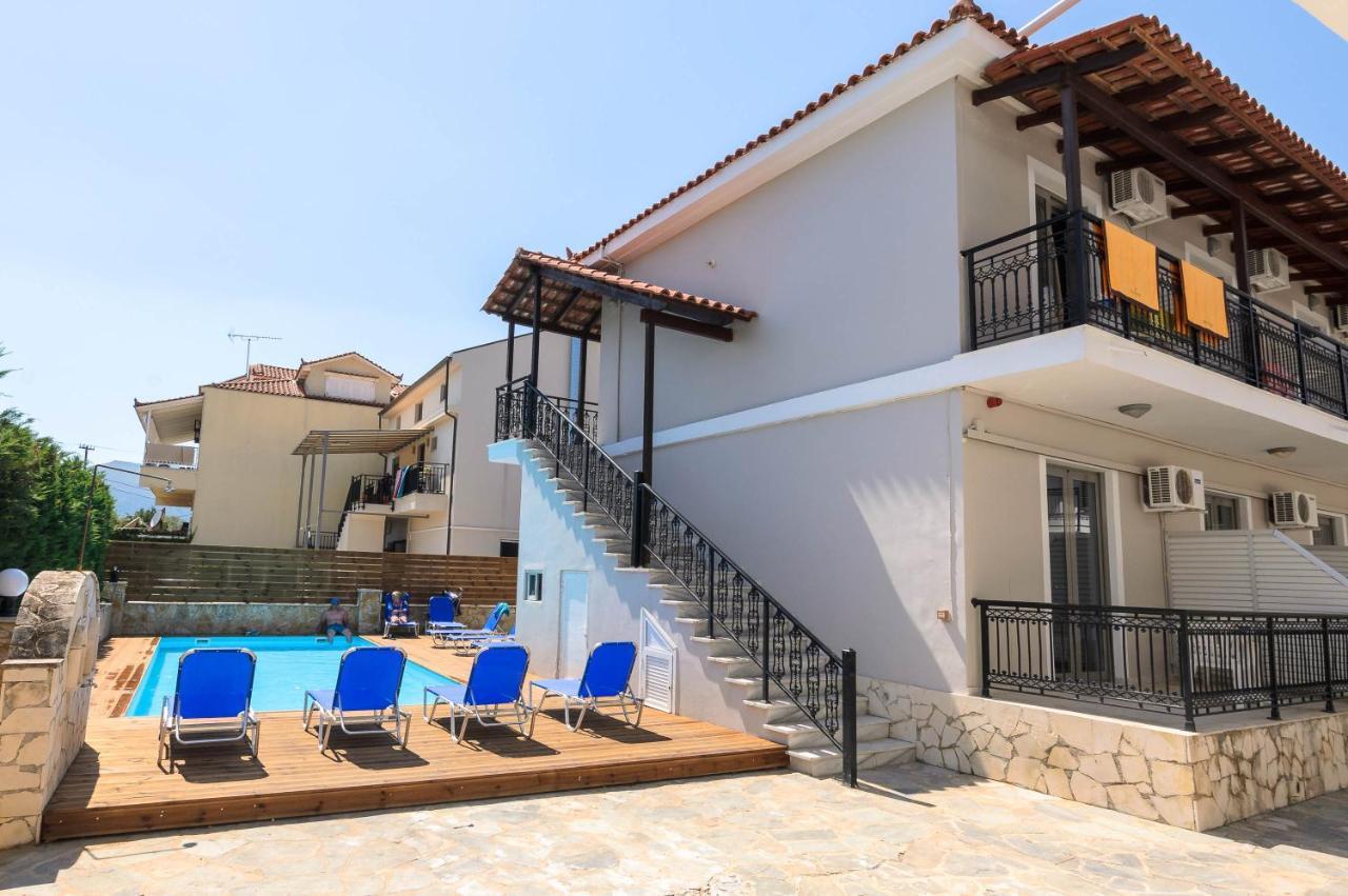 Karras Livin Apartment Laganas Luaran gambar