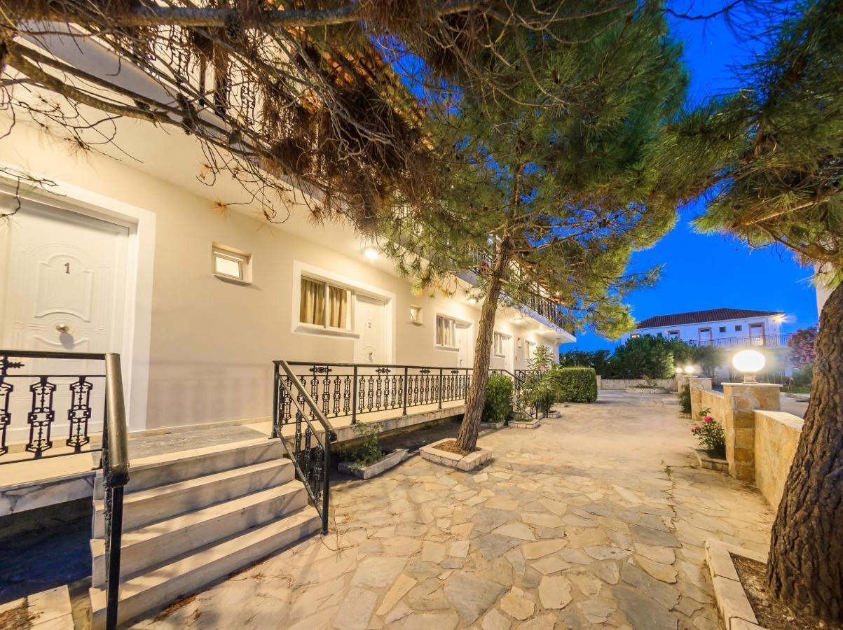 Karras Livin Apartment Laganas Luaran gambar