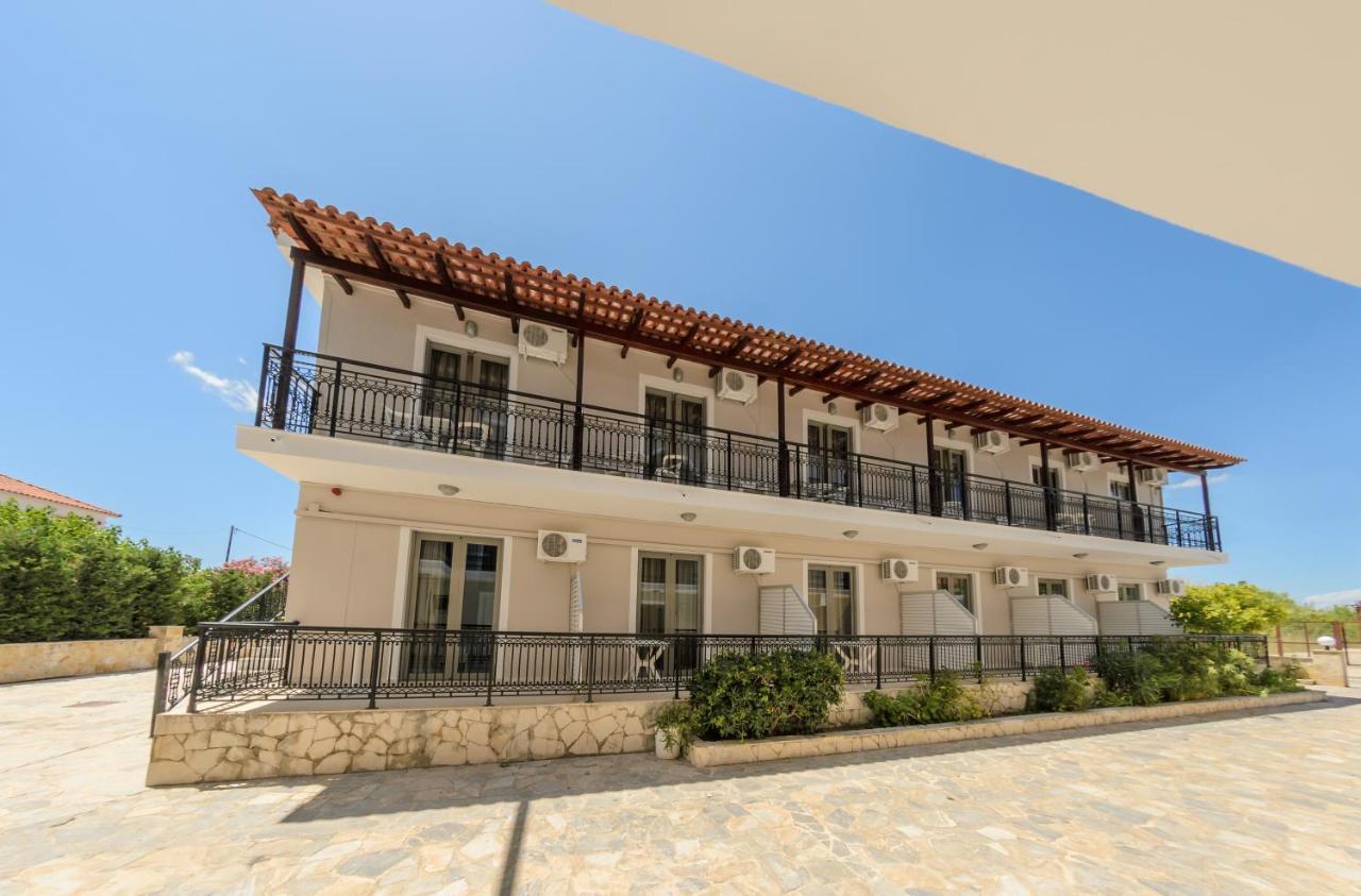 Karras Livin Apartment Laganas Luaran gambar