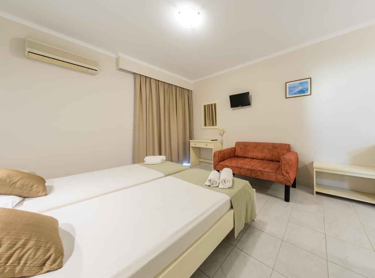 Karras Livin Apartment Laganas Luaran gambar